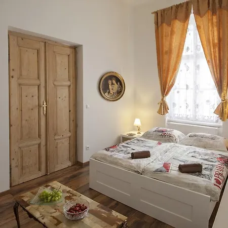 Empire Apartman *