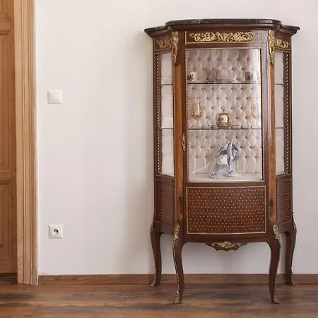 Apartman Empire *